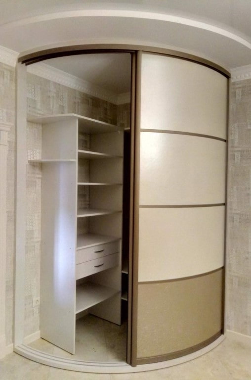 dressing room with semicircular doors in the interior