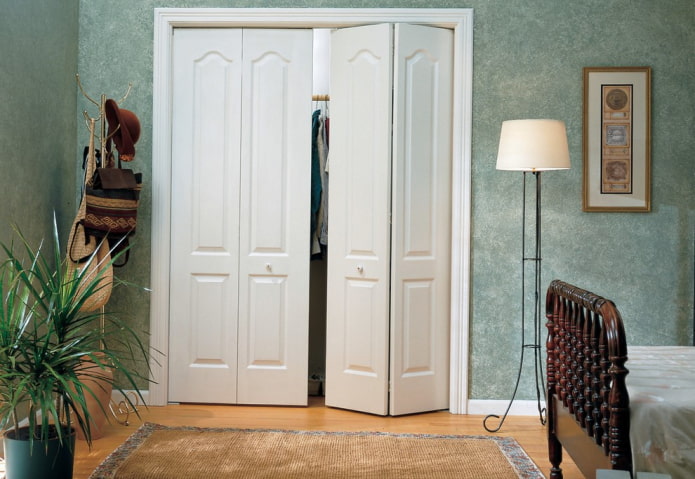 dressing room design in the style of Provence