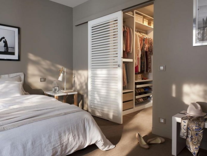 dressing room with a door in the center