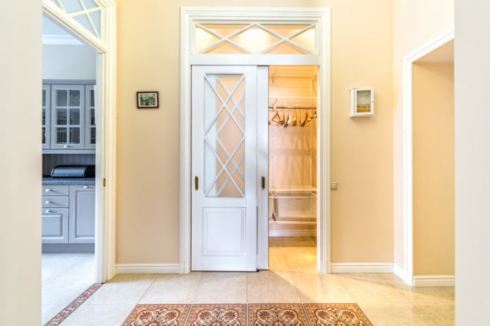 sliding doors in the hallway interior