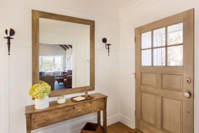 wooden doors in the hallway in the Provence style