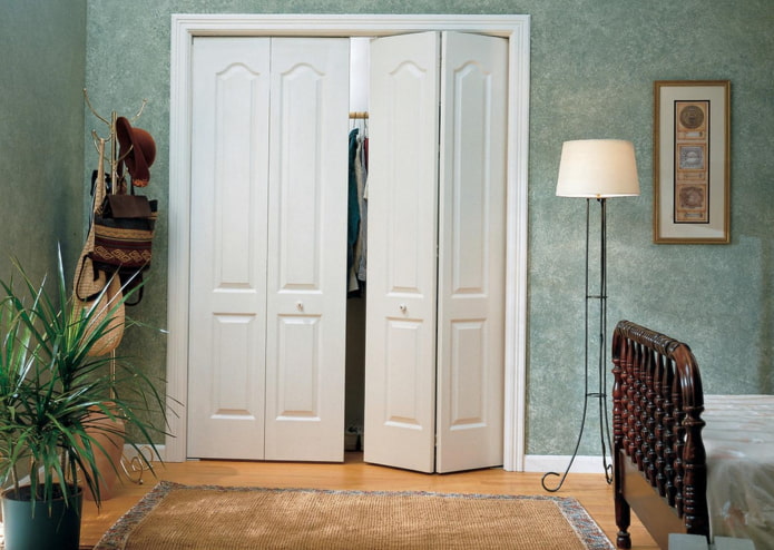 accordion-shaped doors in the interior in the Provence style