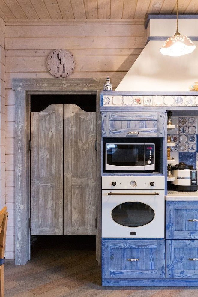 doors in the interior in the Provence style