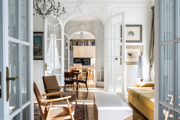 arched doors in the living room interior