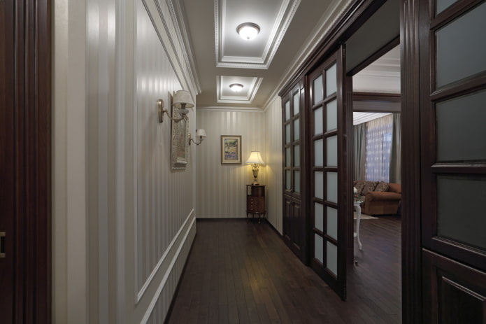 wenge-colored doors in combination with wallpaper in the interior