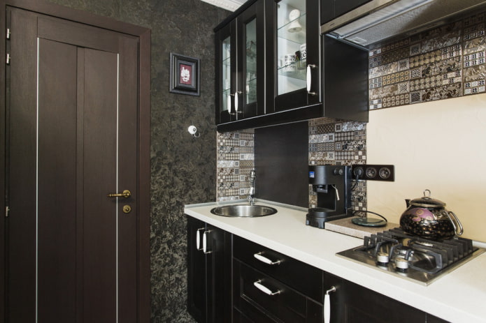 wenge-colored interior doors in the kitchen