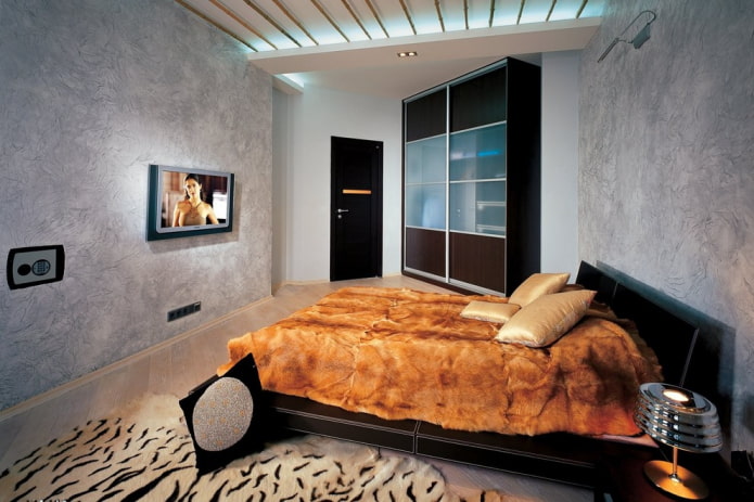 wenge-colored doors combined with a skirting board in the interior