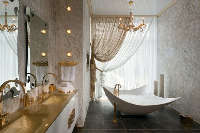 double curtain in the bathroom