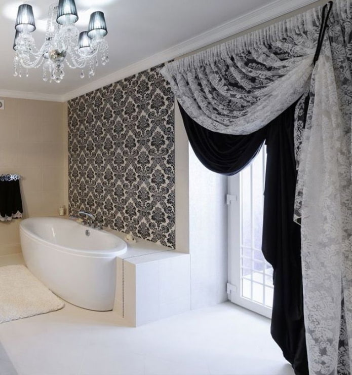 double curtain in the bathroom