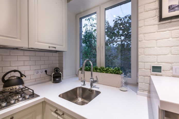 Sink in the window sill