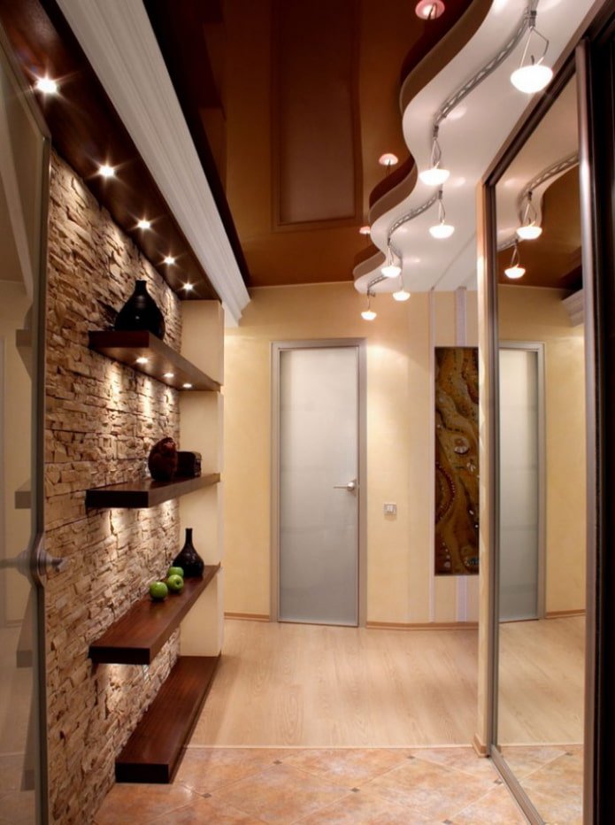 two-color stretch structure in the hallway