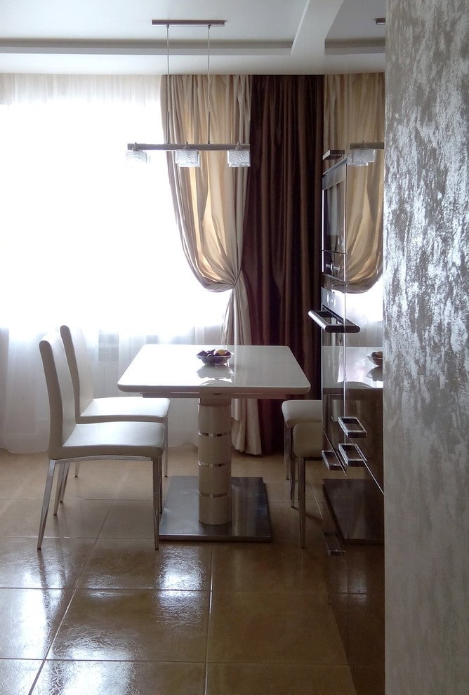 combination of beige and brown on curtains