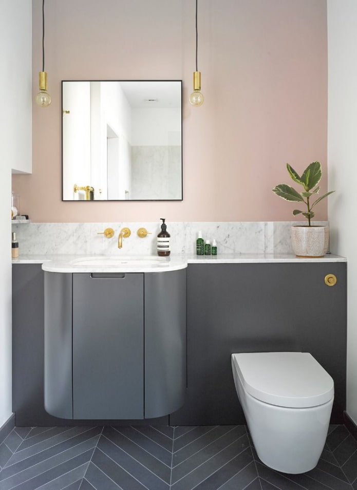 Marble apron in the bathroom