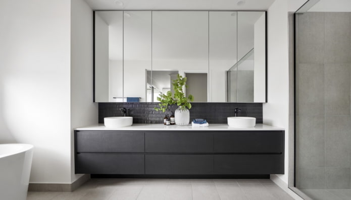 Black mosaic in the interior