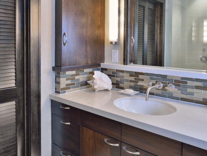 Stylish apron in the bathroom