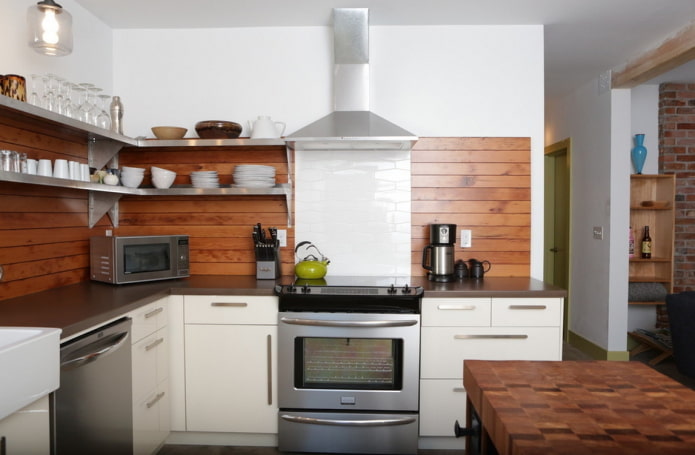 wood in the decoration of the kitchen apron