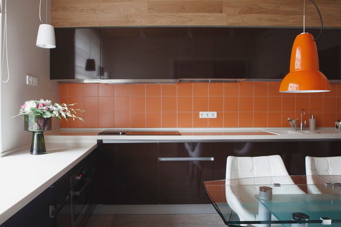 color of the apron in the kitchen interior