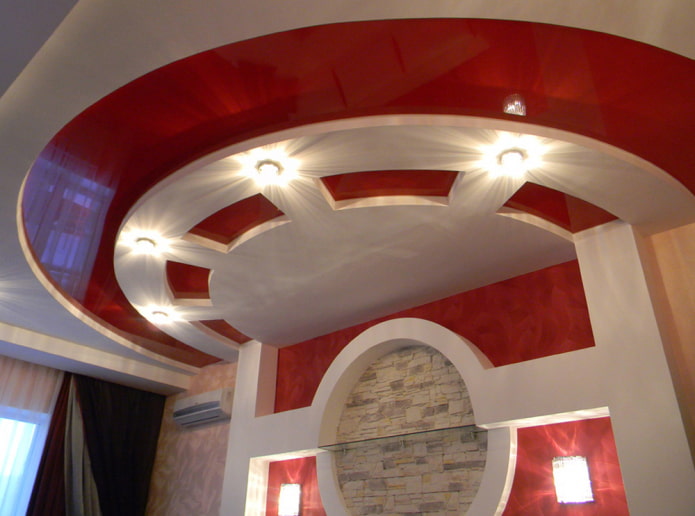 figured ceiling structure in the form of a semicircle