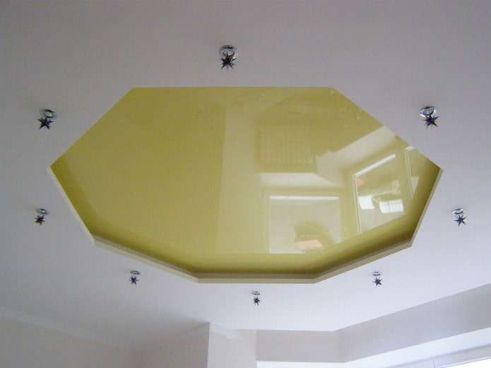 figured ceiling structure in the shape of a polygon