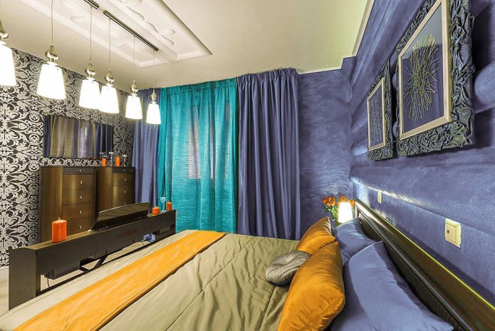 Violet and turquoise curtains in the bedroom