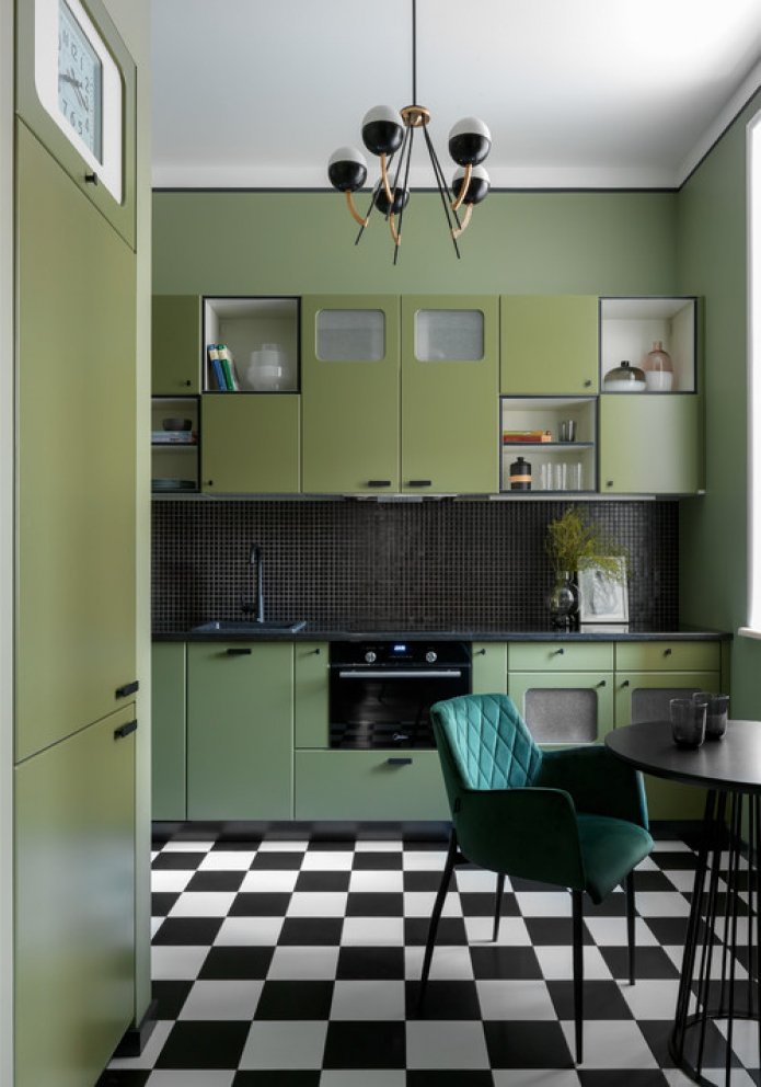 chessboard floor in the kitchen