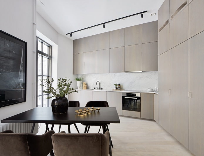 large roomy kitchen