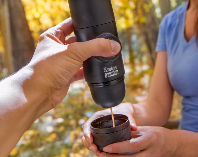 Handheld mini coffee machine