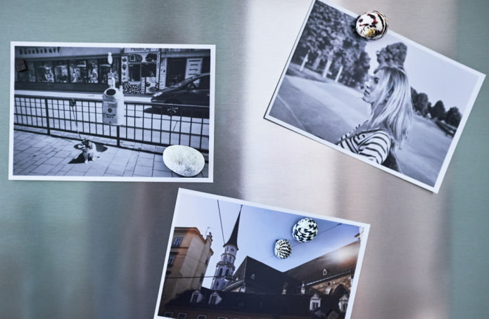Photos on pebbled magnets