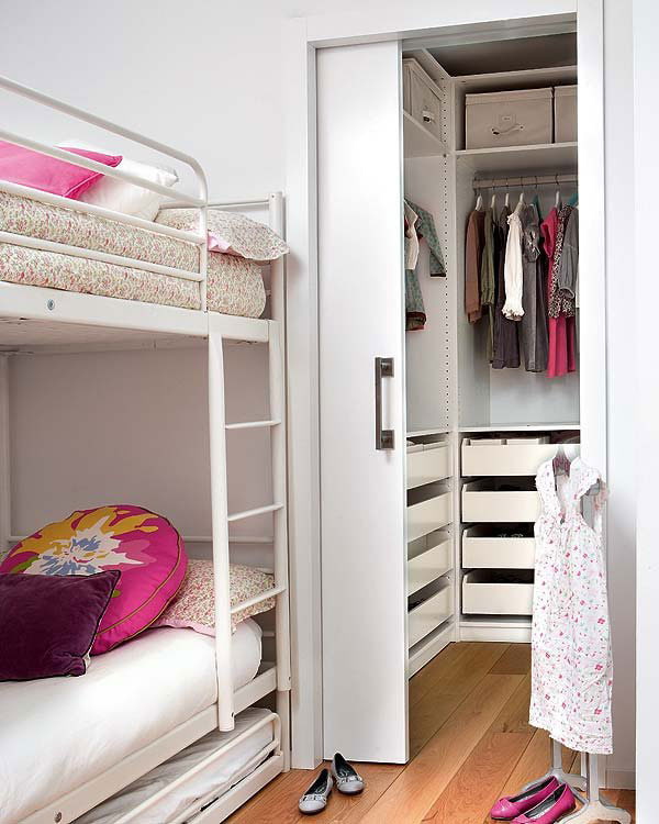Sliding door in the nursery