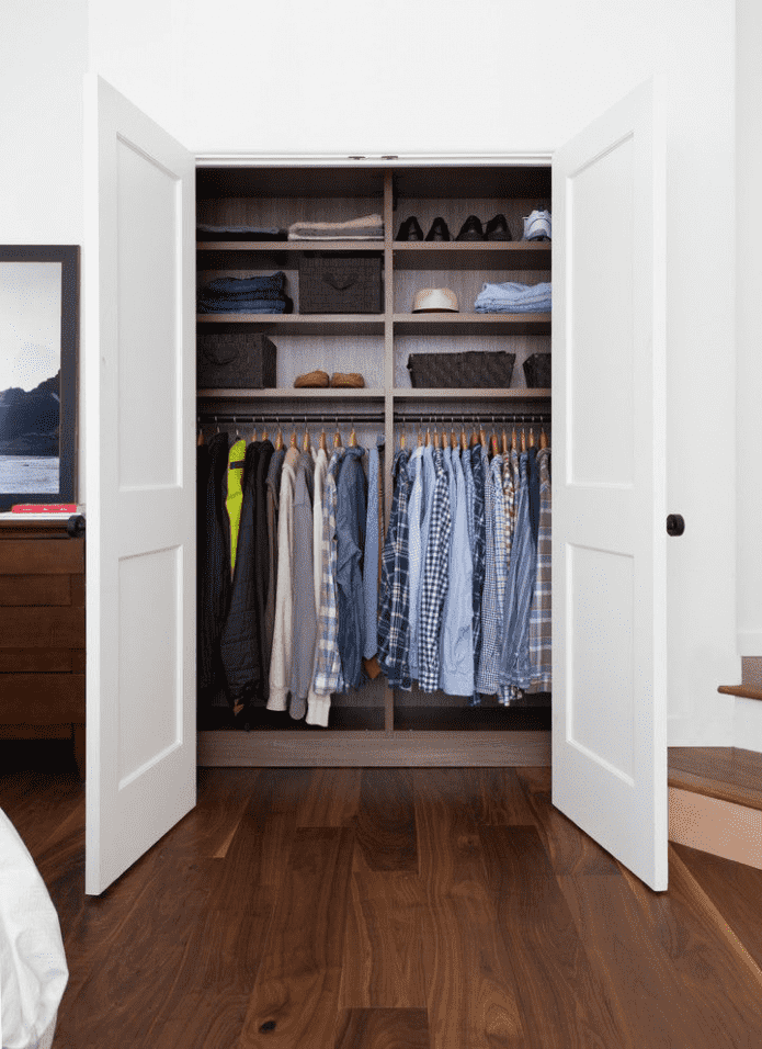 Men's dressing room 
