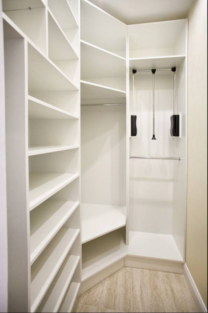 wardrobe to the ceiling
