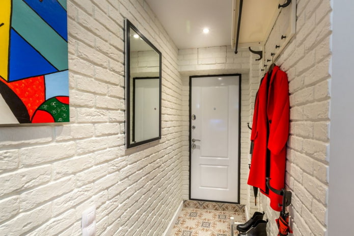 gypsum tiles in the interior of the hallway