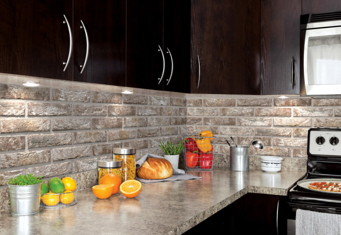 kitchen apron with gypsum tiles