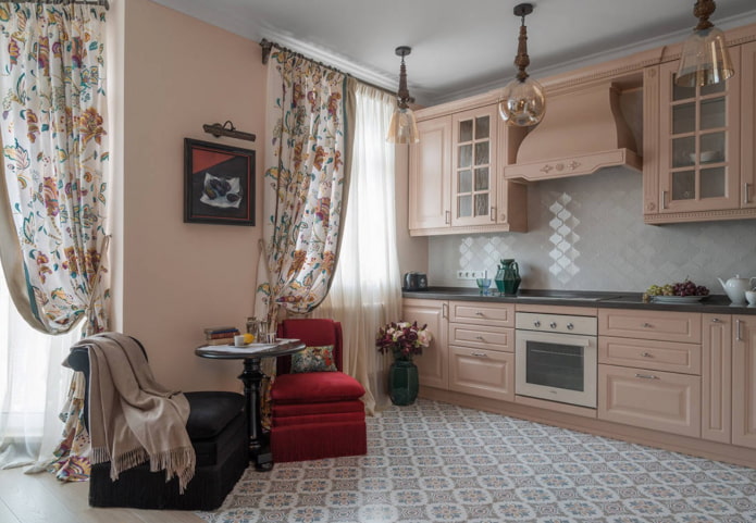 white apron made of arabesque tiles
