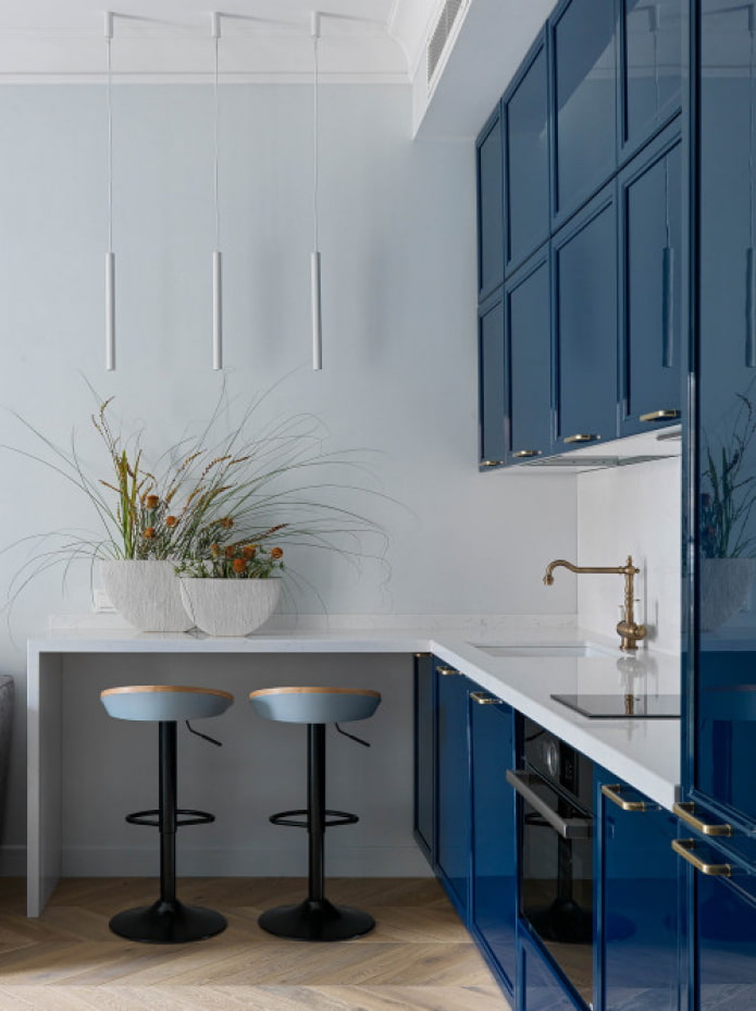classic glossy kitchen
