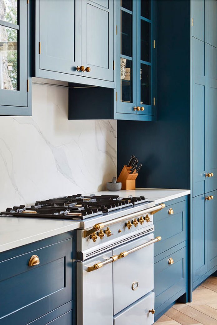 white kitchen set