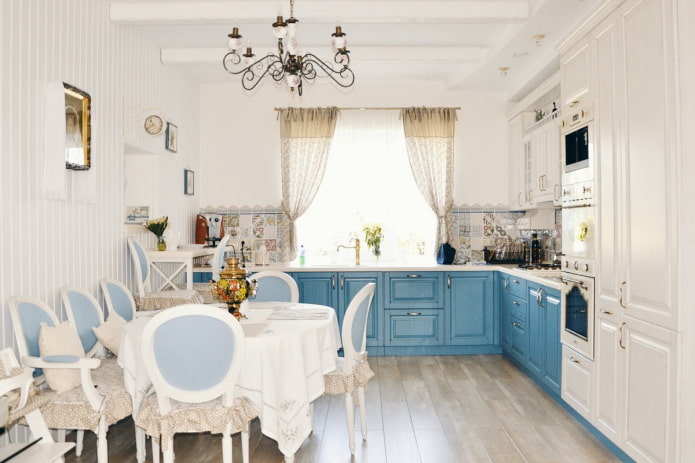 tablecloth for a blue kitchen