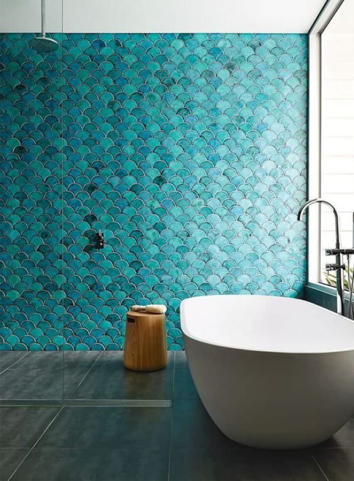 bathroom with an accent blue wall