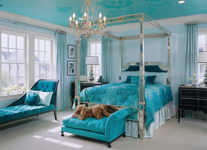 turquoise walls in the bedroom