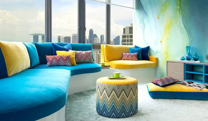 Yellow and blue in the interior of the room