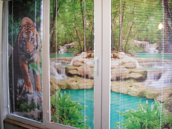 horizontal slats with nature images