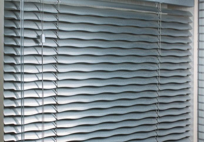 wavy shape of slats