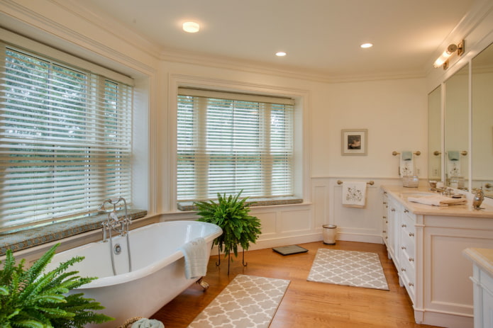 horizontal slats in a bathroom