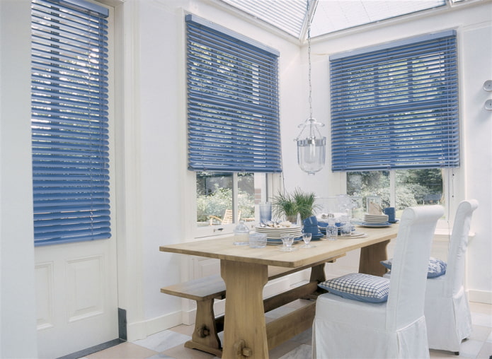blue horizontal slats in the dining room