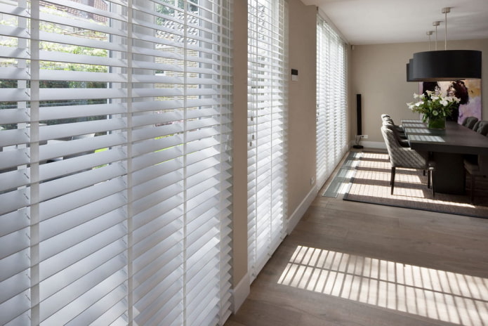slats made of plastic in the interior