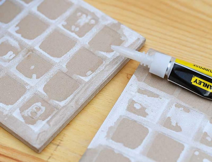 Apply glue