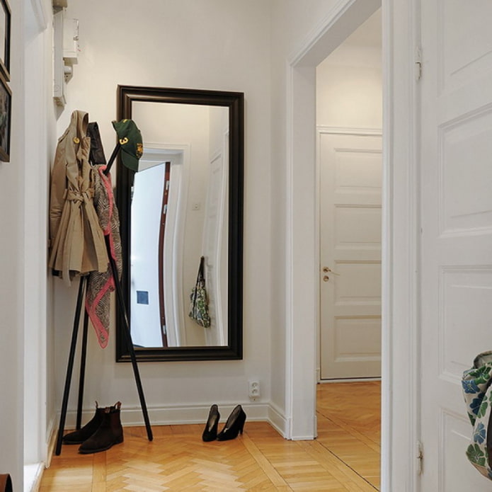 mirror in the hallway
