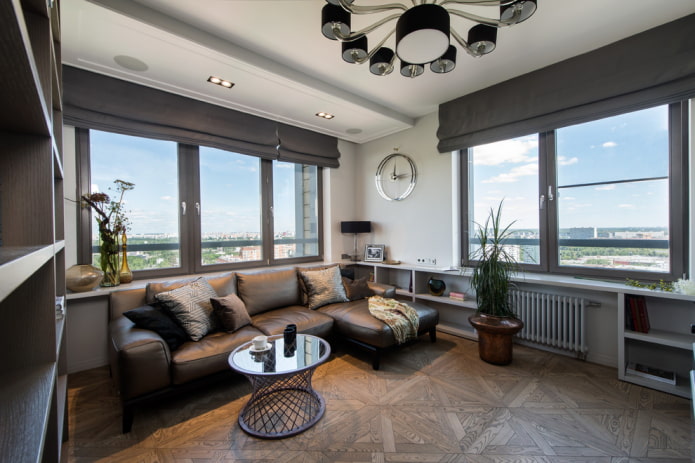 Roman blinds on the windows