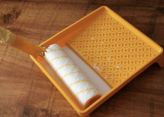 primer in a tray