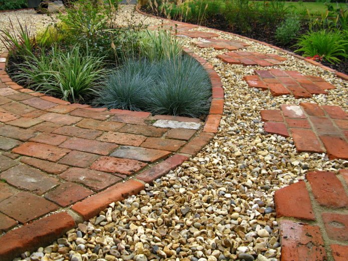 Garden path